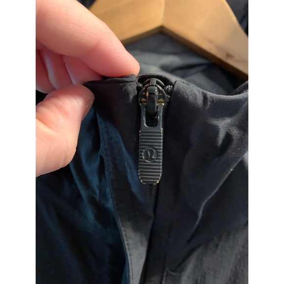 SOLD Lululemon “Rain Haven Jacket” - Picture 4 of 9